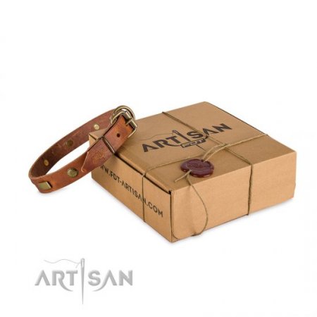 Lederhalsband FDT Artisan mit Platten und Blumen